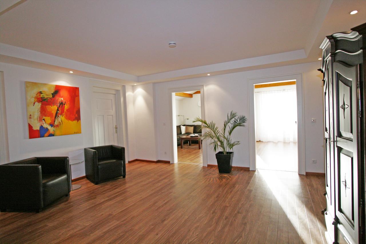 Ferienwohnung Am Kurpark -Wohnung 3,150Qm- Mit Lift การ์มิช-พาร์เทนเคียร์เชน ภายนอก รูปภาพ